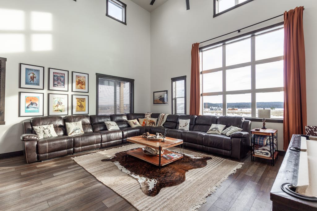 Pet Friendly Home! Mountain Side Manor, AC, Game Room, Hot Tub, Near Yellowstone, Sleeps 15