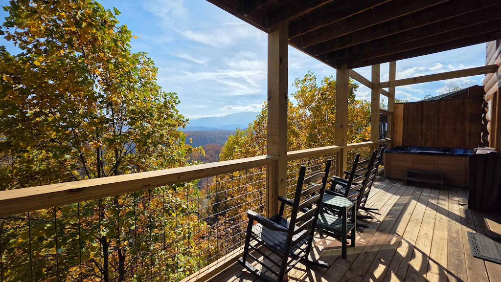 Spacious Cabin, Sleep 28, Hot Tub, Games, Shared Pool