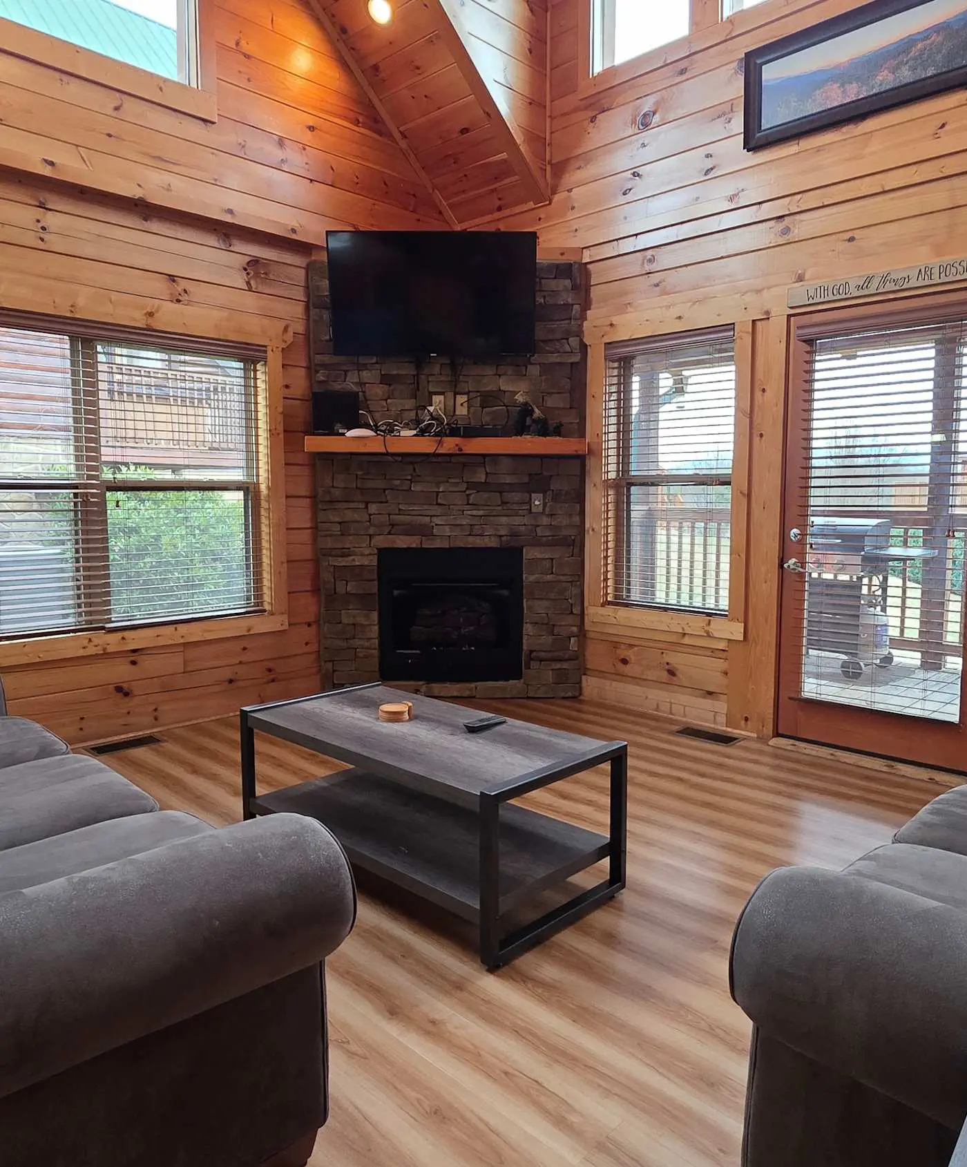 Family Friendly Cabin, Sleeps 4, Pool Table