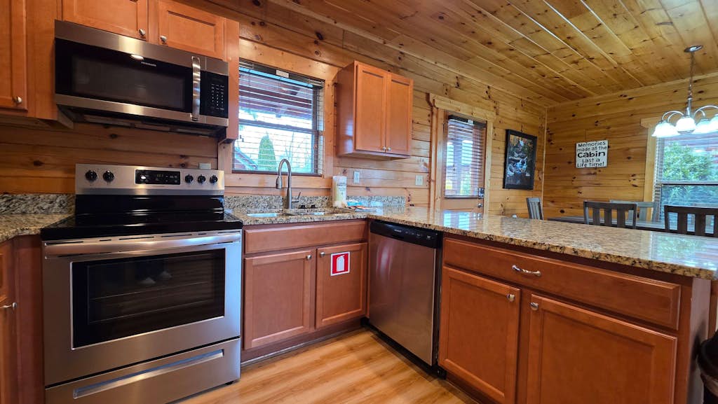 Family Friendly Cabin, Sleeps 4, Pool Table