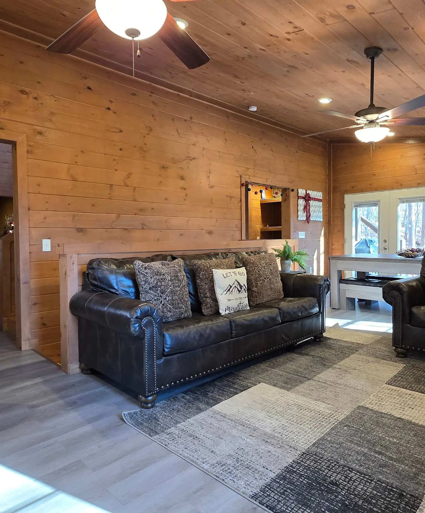 Serene Cabin Retreat・Hot Tub・Games・Grill・Firepit