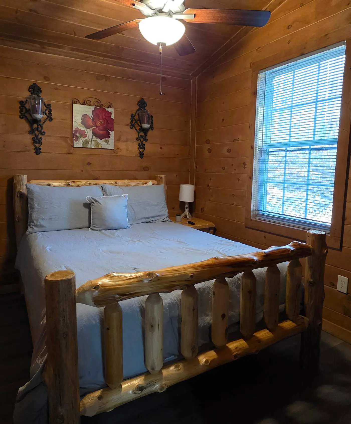 Serene Cabin Retreat・Hot Tub・Games・Grill・Firepit
