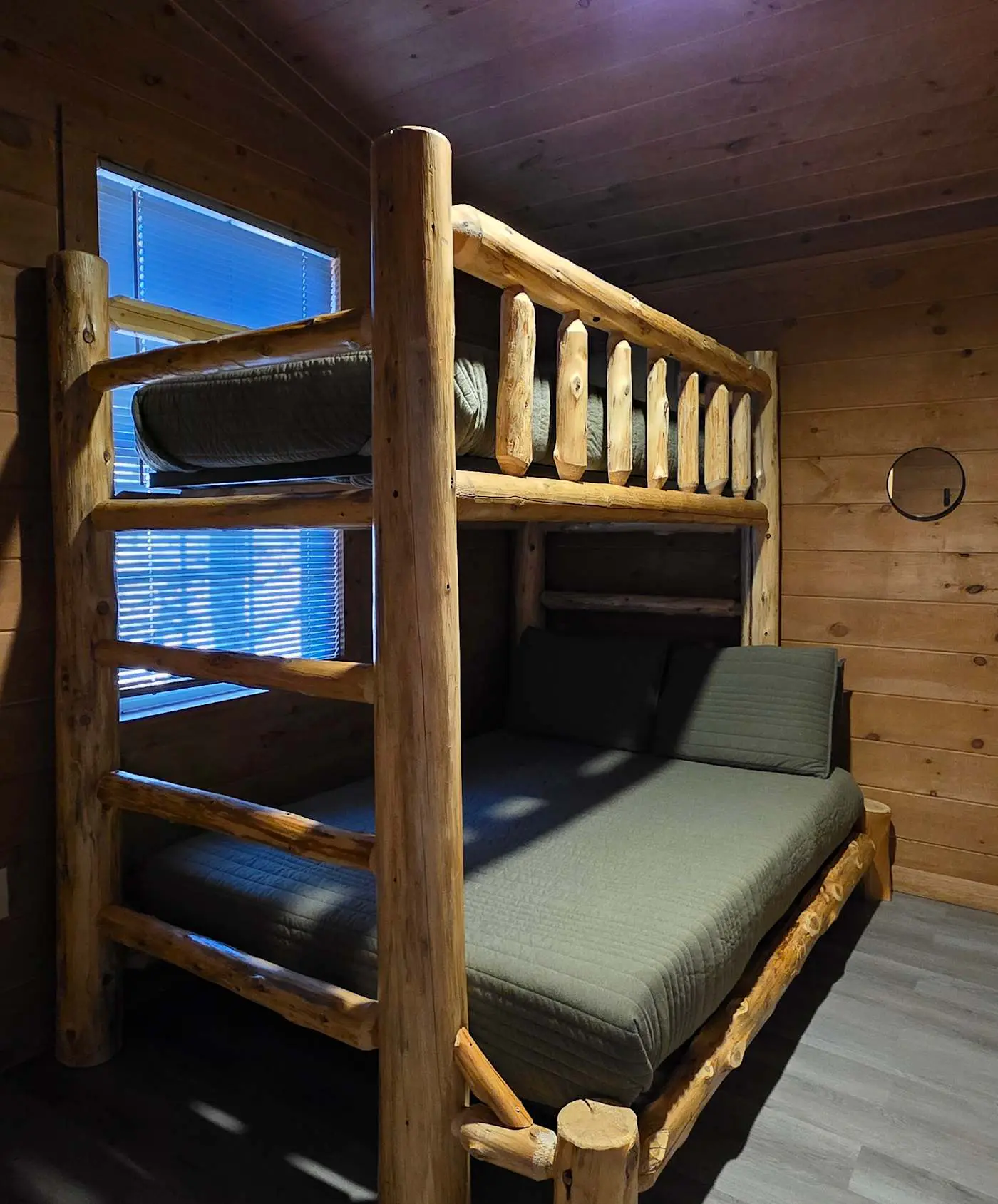 Serene Cabin Retreat・Hot Tub・Games・Grill・Firepit