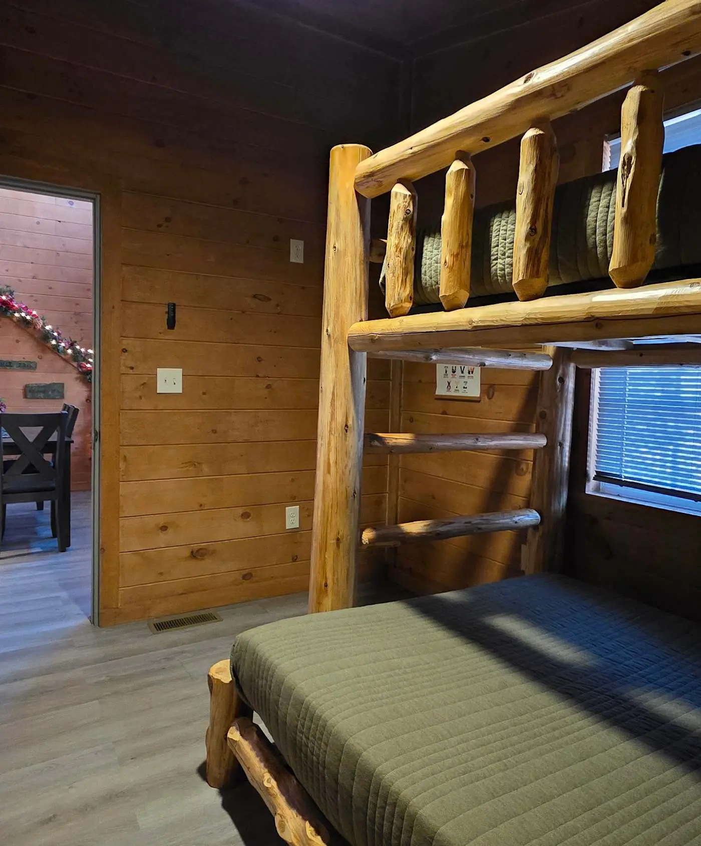 Serene Cabin Retreat・Hot Tub・Games・Grill・Firepit