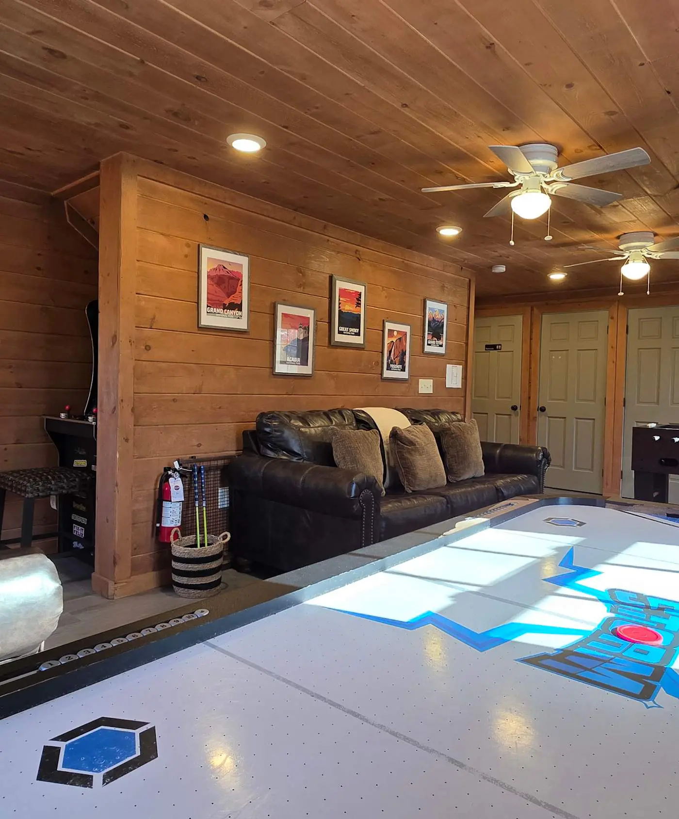 Serene Cabin Retreat・Hot Tub・Games・Grill・Firepit
