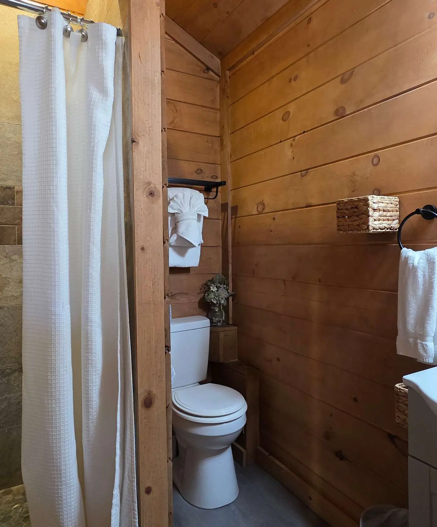 Serene Cabin Retreat・Hot Tub・Games・Grill・Firepit
