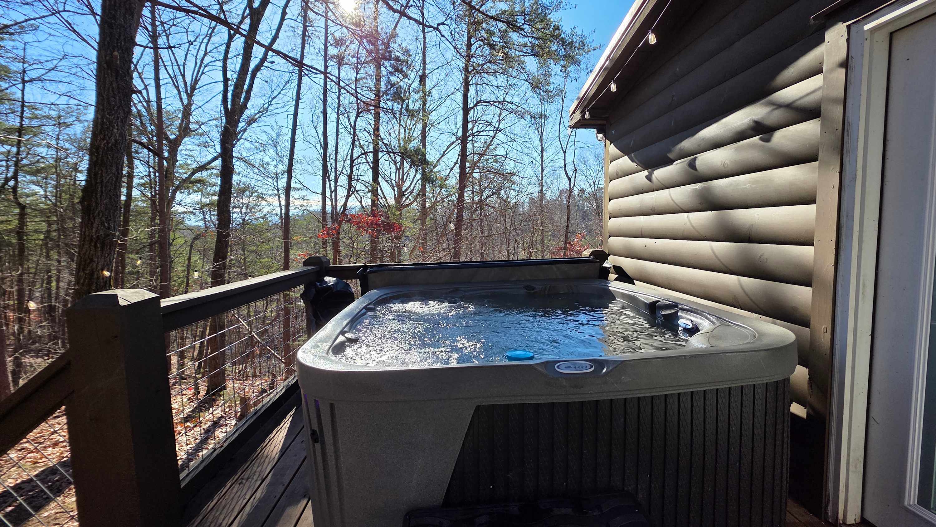 Serene Cabin, Sleeps 11 with Hot Tub, Games and Grill