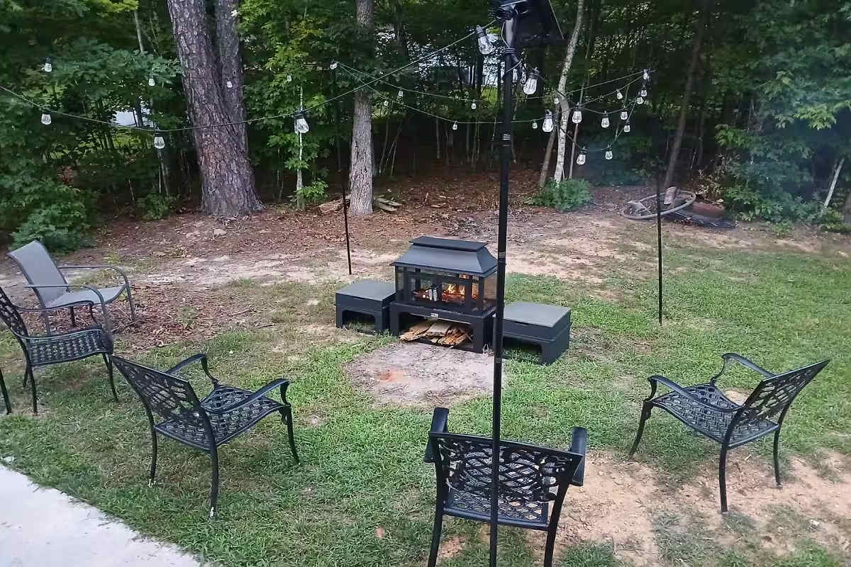 Peaceful Cabin, Sleeps 5, Hot Tub, Fireplace, Firepit