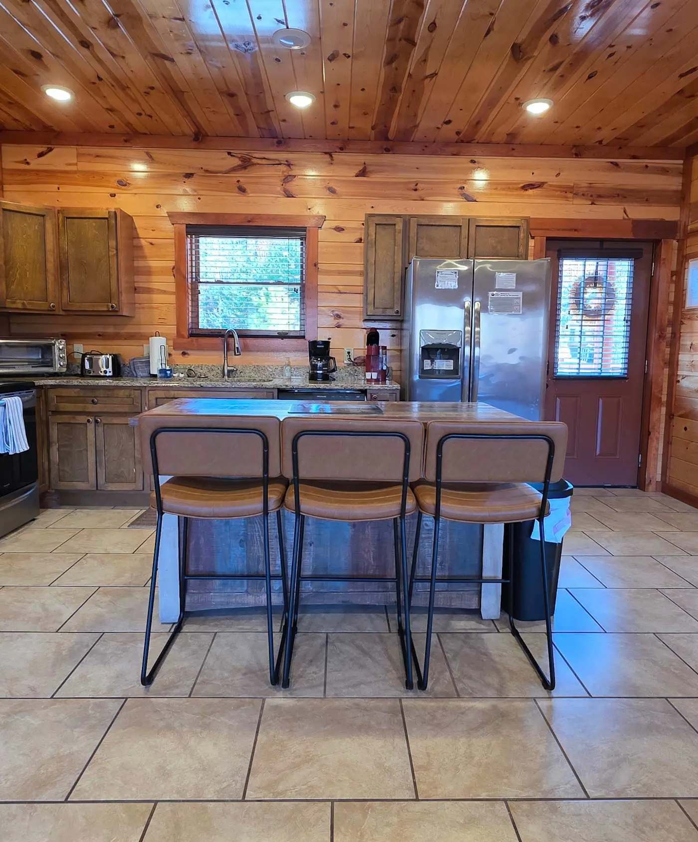 Luxe Sister Cabins, Sleeps 24, Pool, Hot Tub, Games