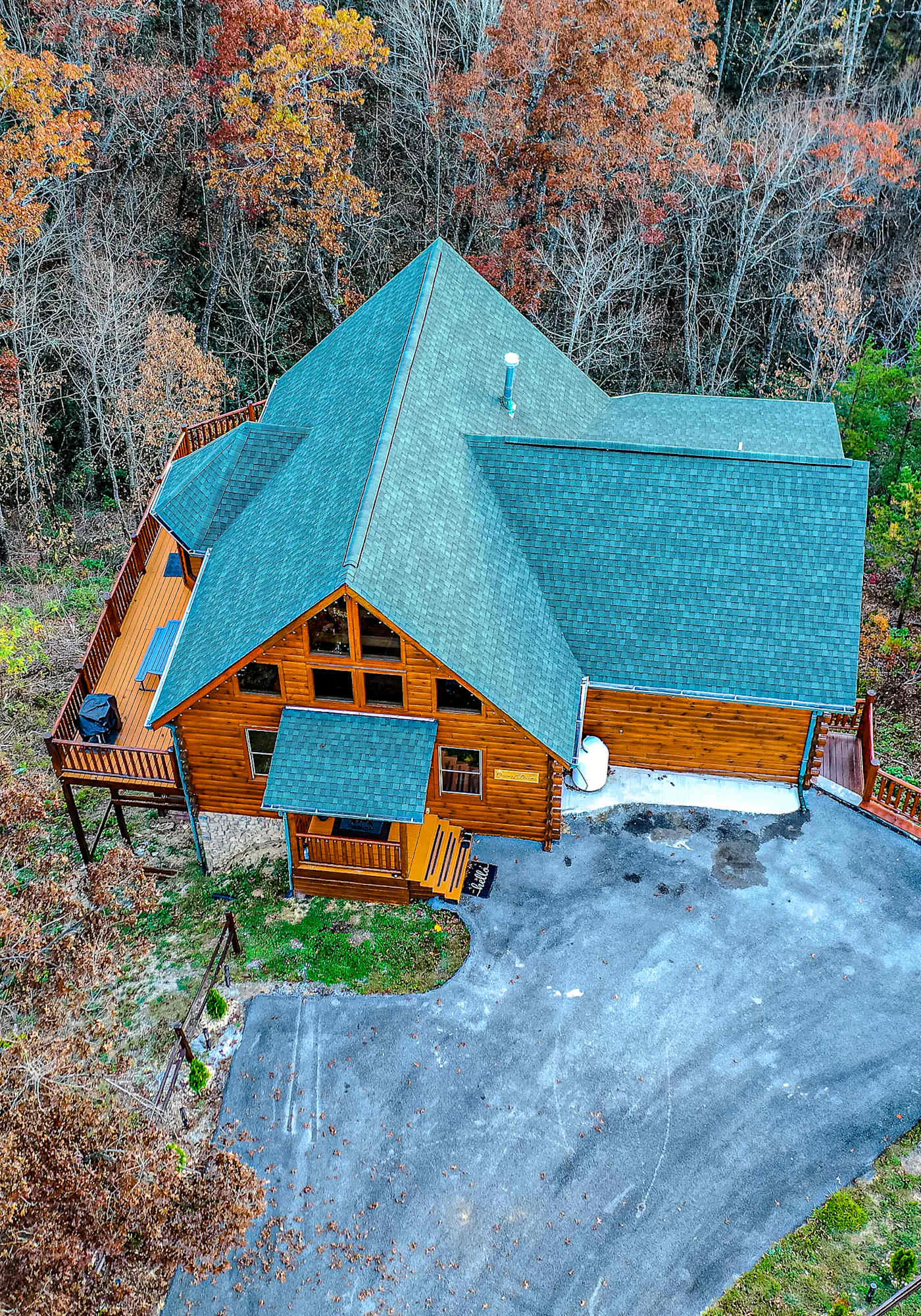 Luxe Sister Cabins, Sleeps 24, Pool, Hot Tub, Games