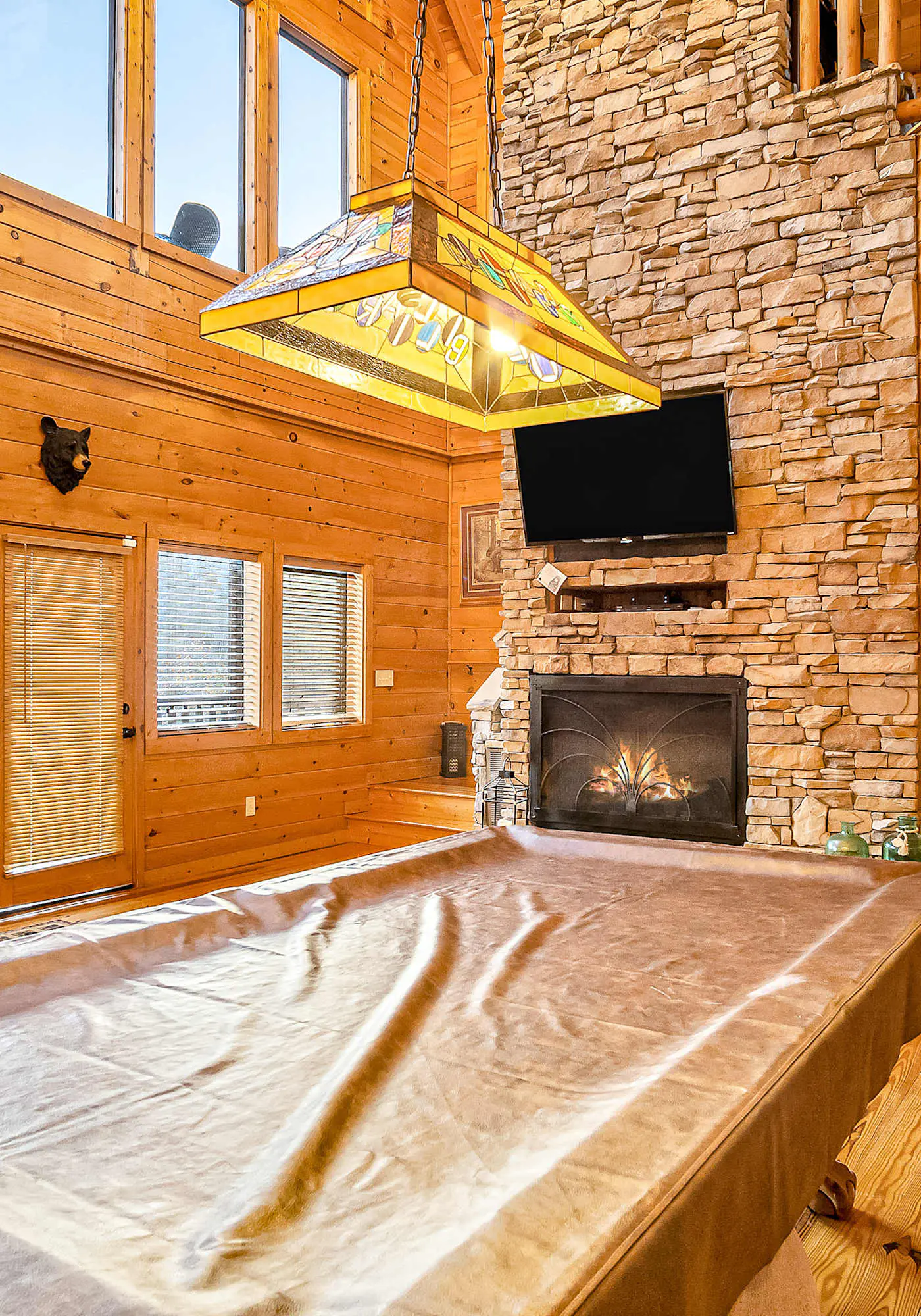 Luxe Sister Cabins, Sleeps 24, Pool, Hot Tub, Games