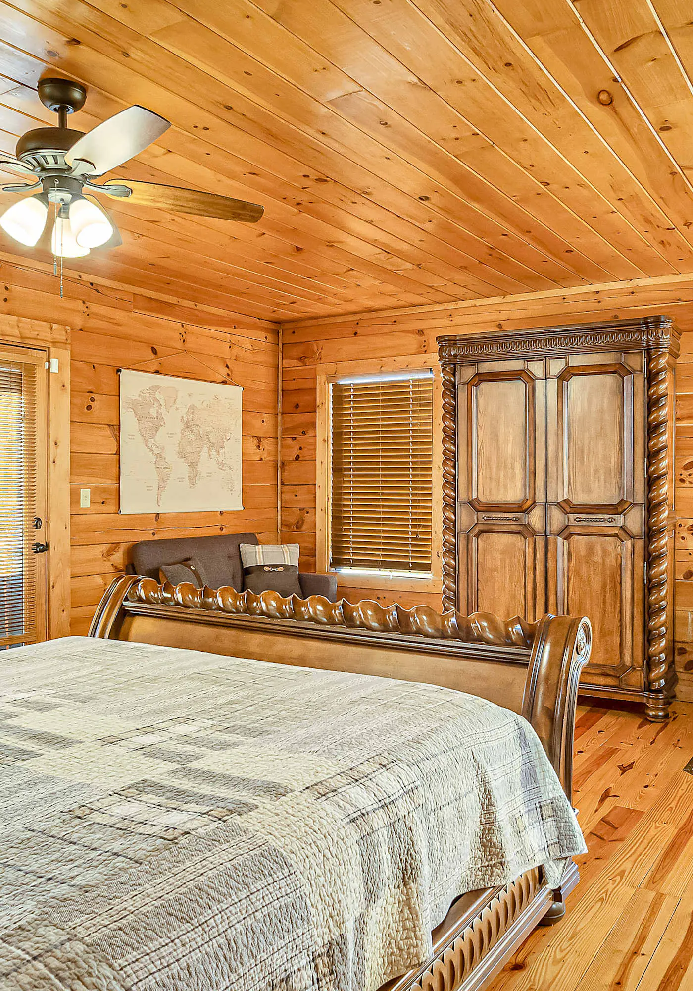 Luxe Sister Cabins, Sleeps 24, Pool, Hot Tub, Games