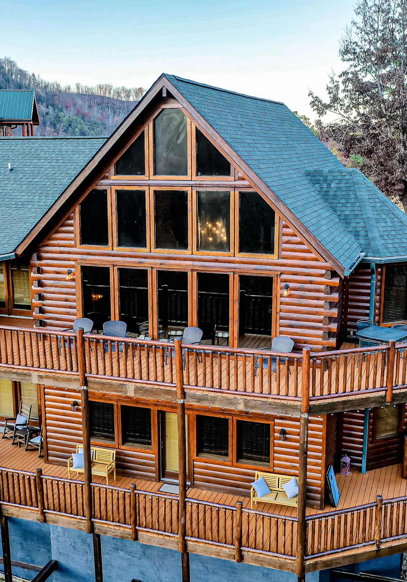 Luxe Sister Cabins, Sleeps 24, Pool, Hot Tub, Games