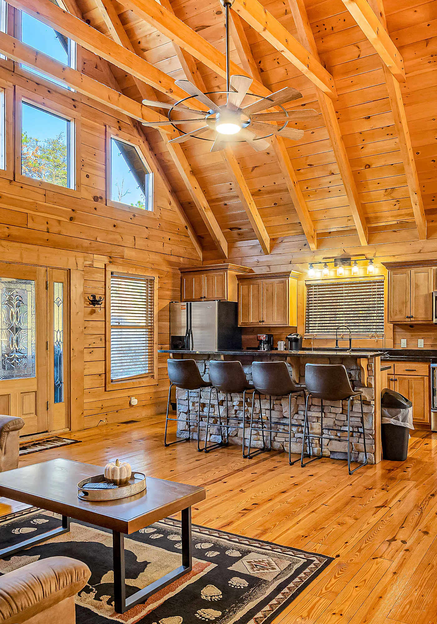 Luxe Sister Cabins, Sleeps 24, Pool, Hot Tub, Games
