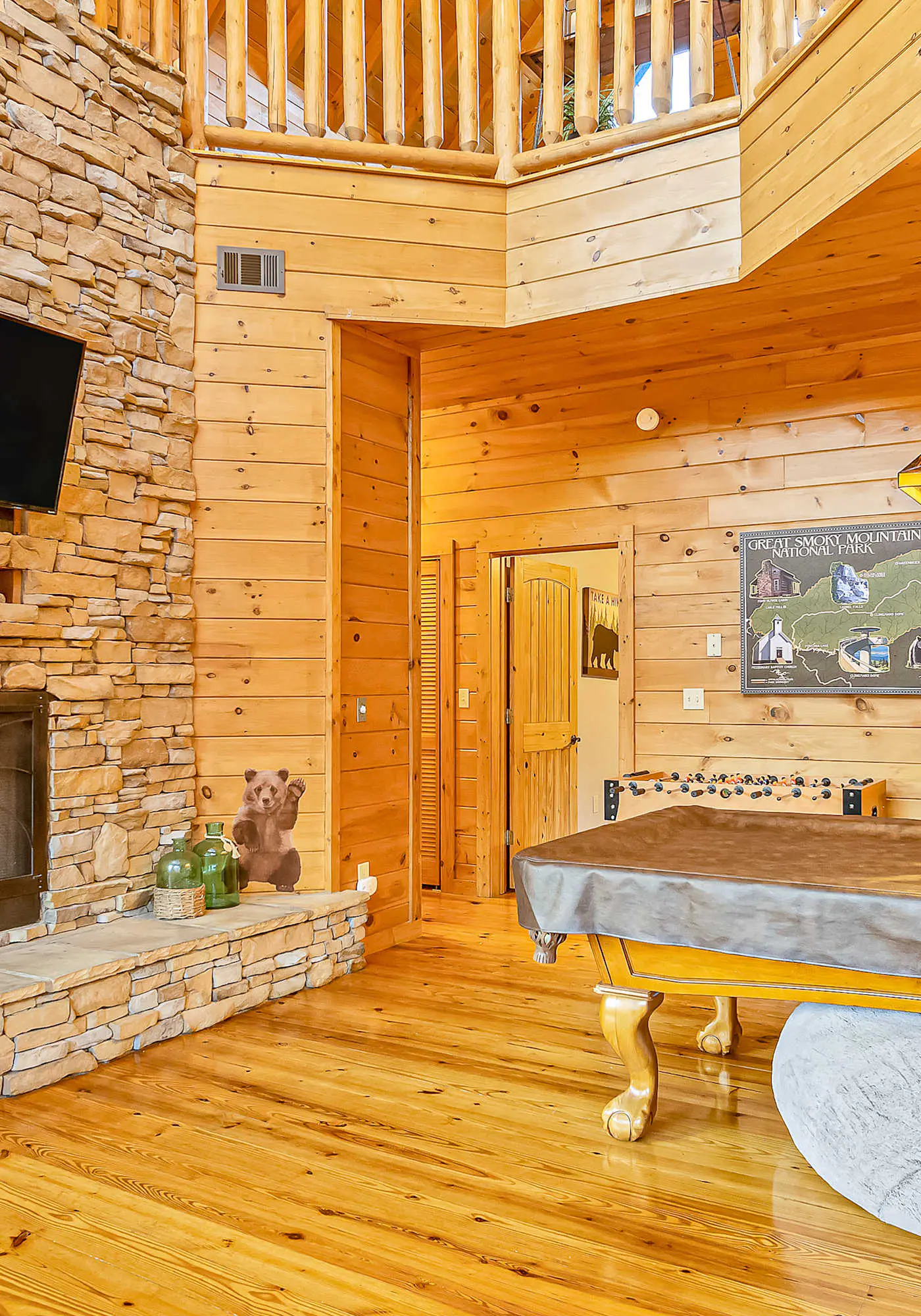 Luxe Sister Cabins, Sleeps 24, Pool, Hot Tub, Games