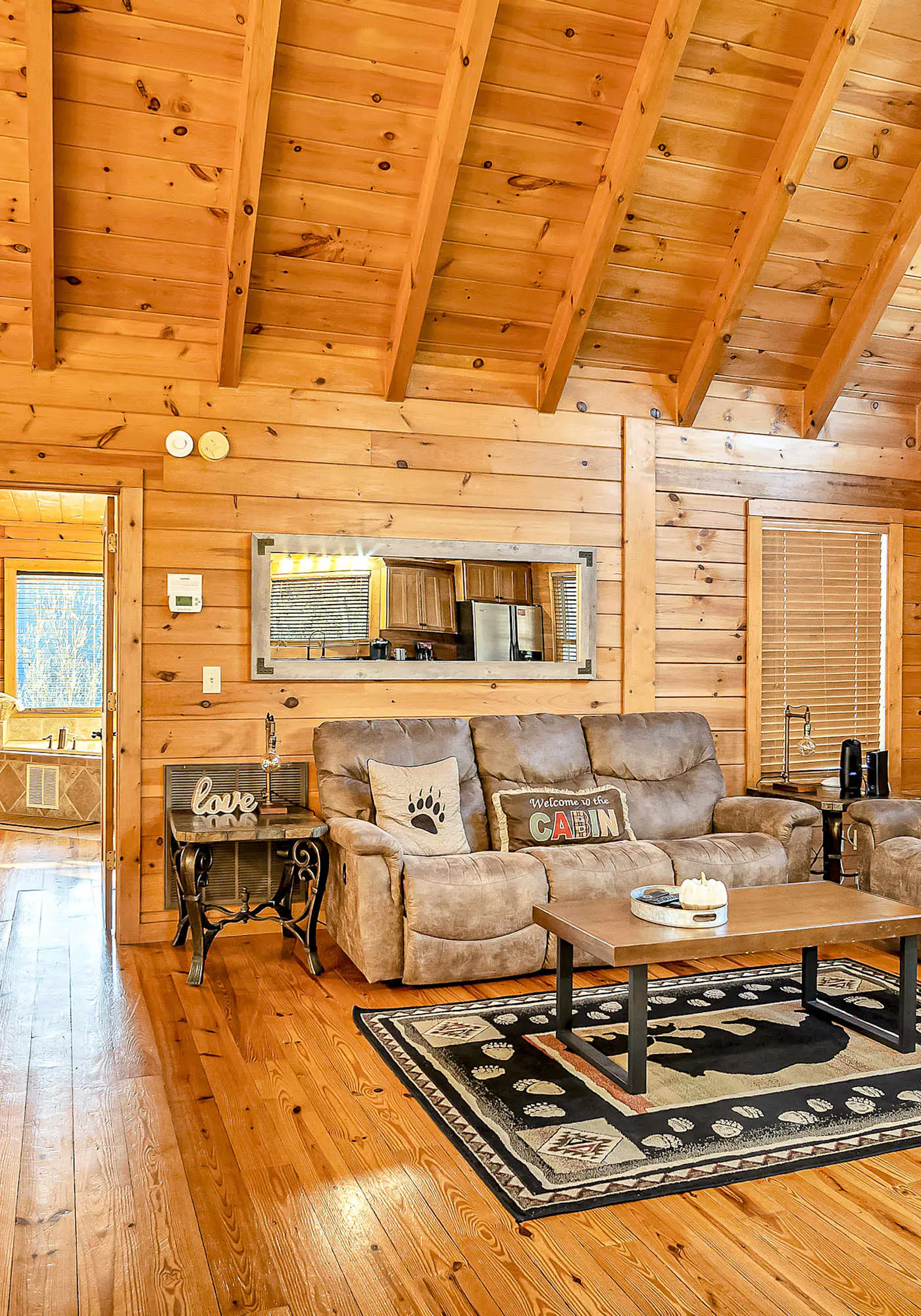Luxe Sister Cabins, Sleeps 24, Pool, Hot Tub, Games