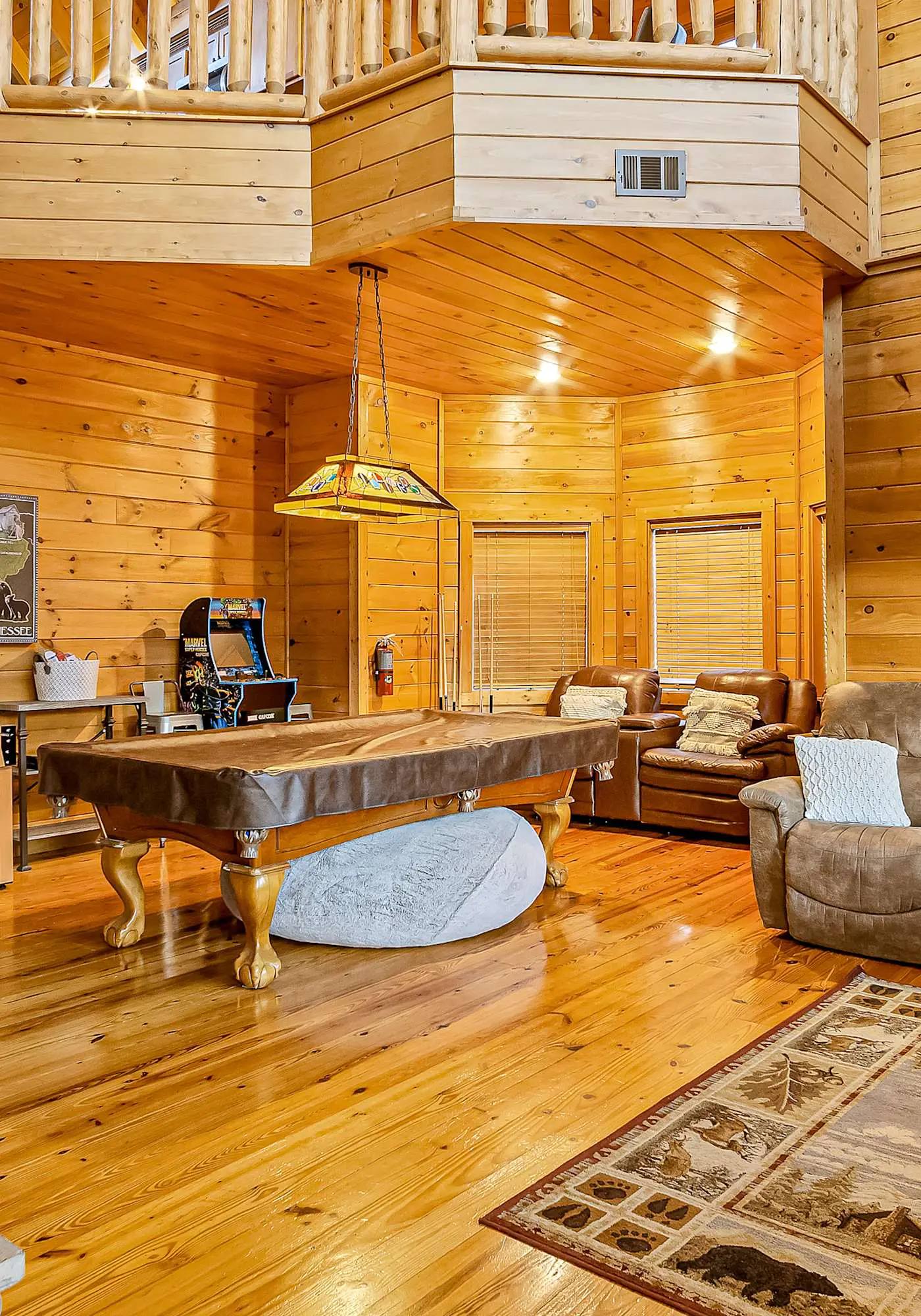 Luxe Sister Cabins, Sleeps 24, Pool, Hot Tub, Games