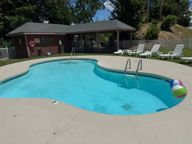 Luxe Sister Cabins, Sleeps 24, Pool, Hot Tub, Games