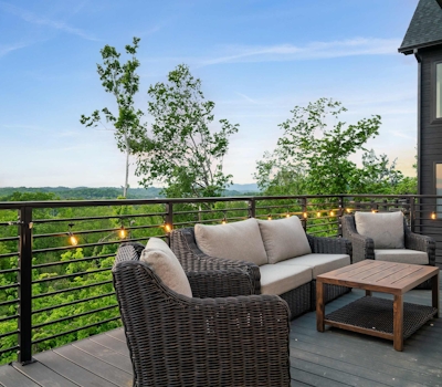 Cozy Family Luxe Cabin, Sleeps 6, Roof Deck, Hot Tub