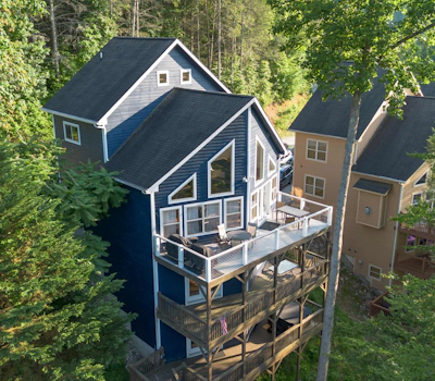 Lakefront Home w/Private Dock, Hot Tub & Sleeps 22