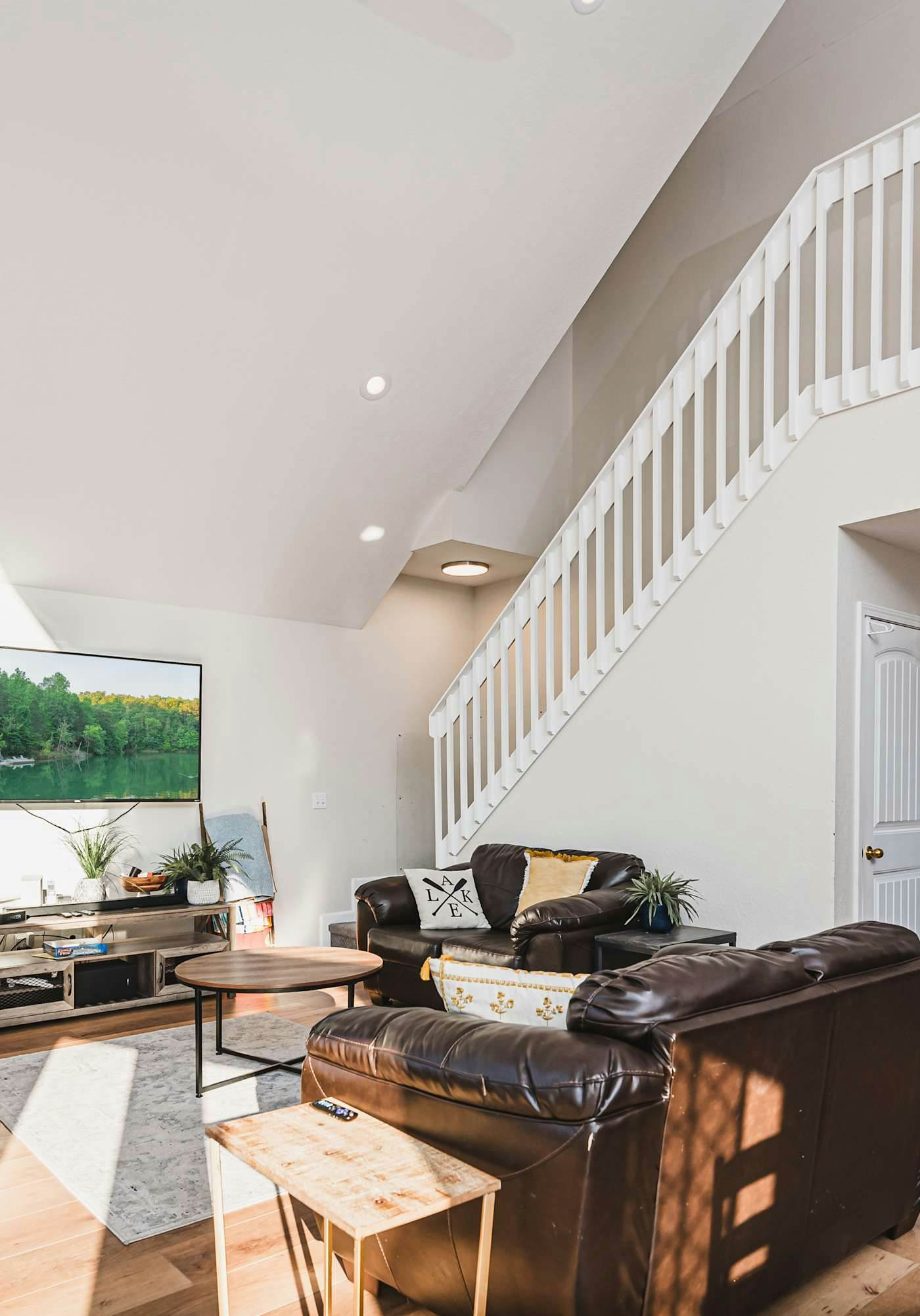 Lakefront Home w/Private Dock, Hot Tub & Sleeps 22