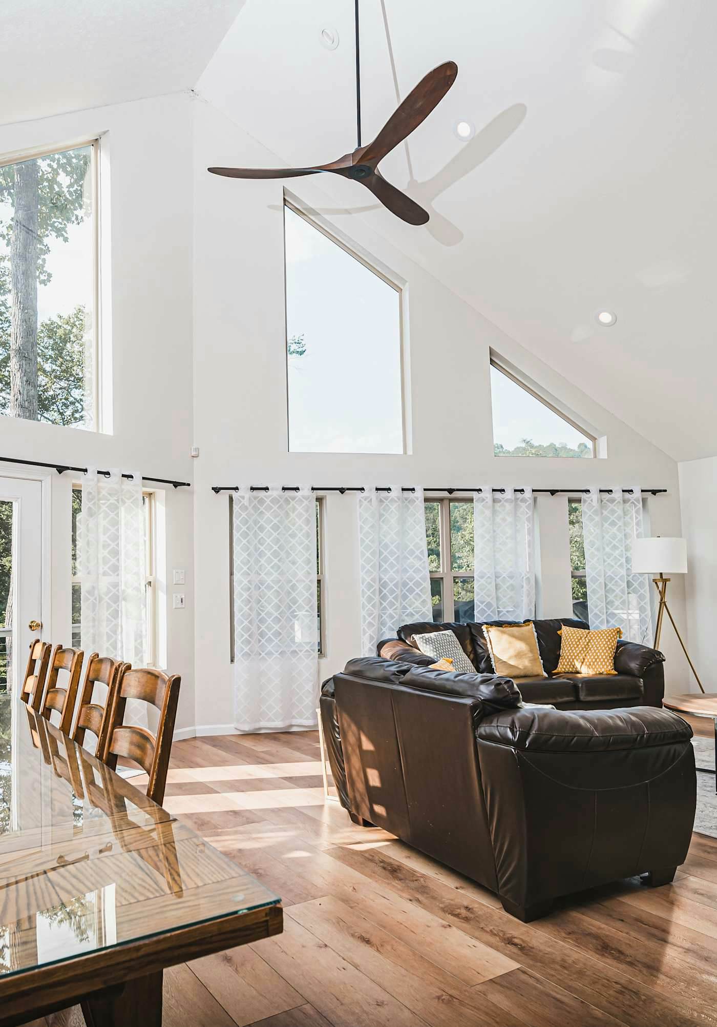 Lakefront Home w/Private Dock, Hot Tub & Sleeps 22