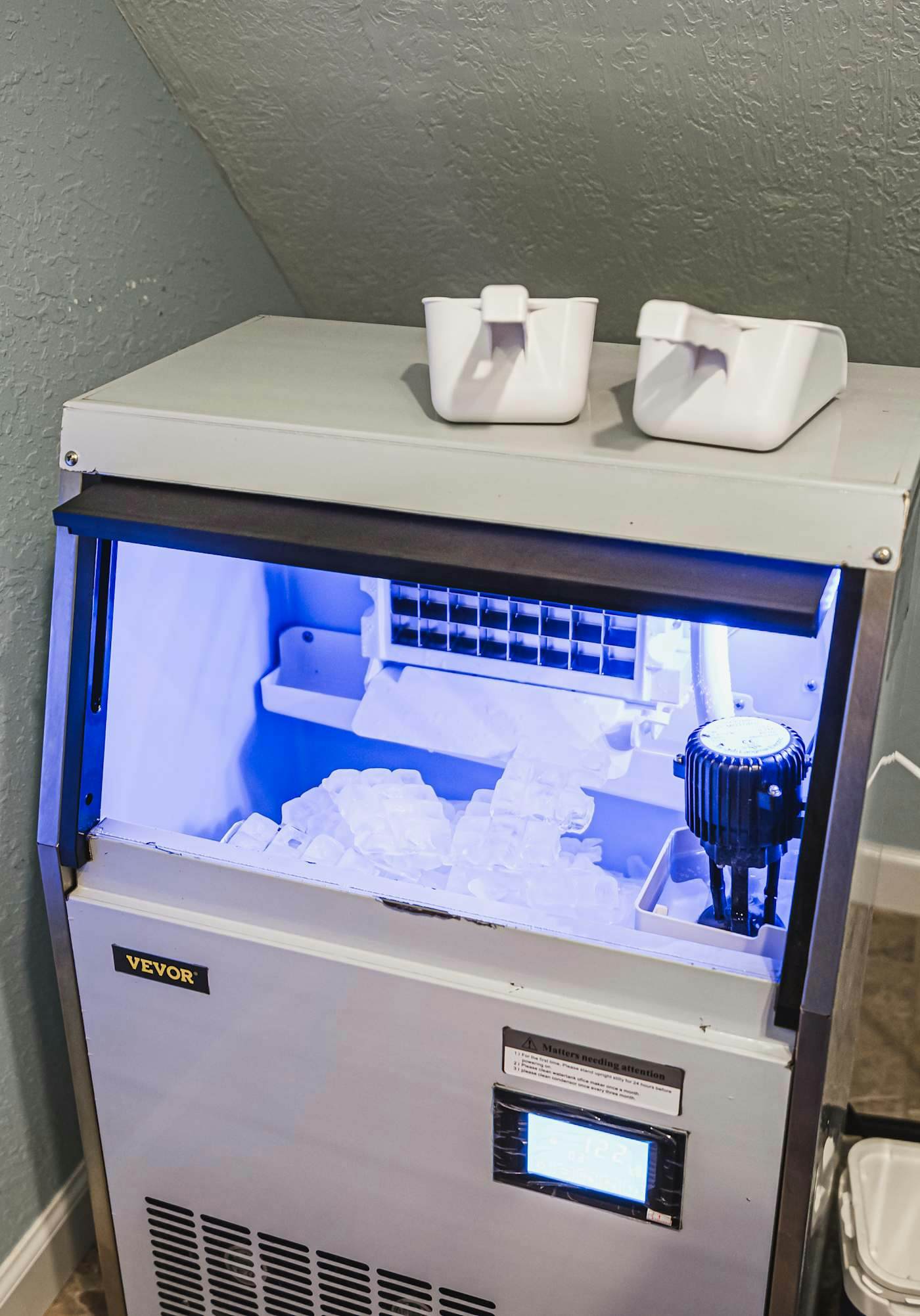 Lakefront Home w/Private Dock, Hot Tub & Sleeps 22