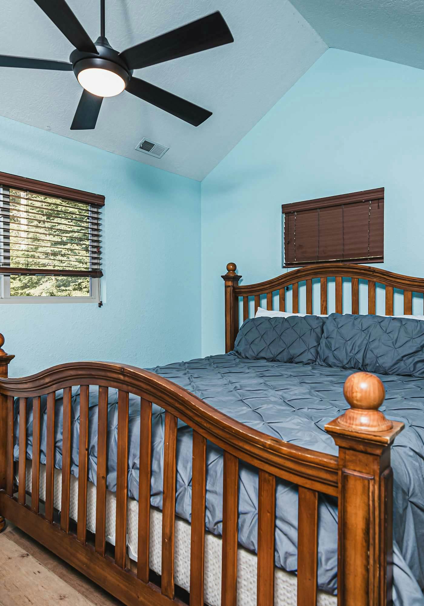 Lakefront Home w/Private Dock, Hot Tub & Sleeps 22