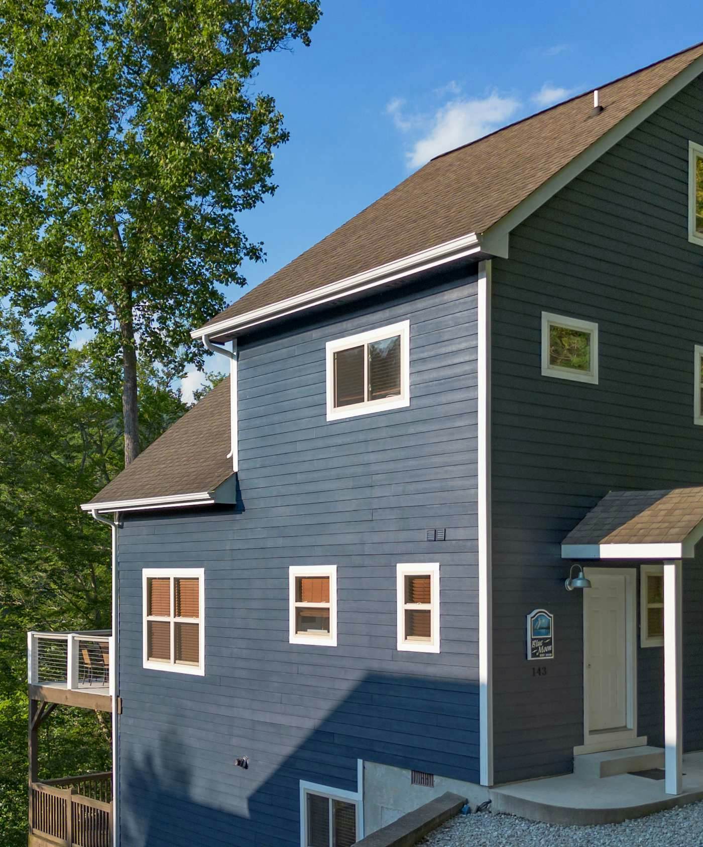 Lakefront Home w/Private Dock, Hot Tub & Sleeps 22