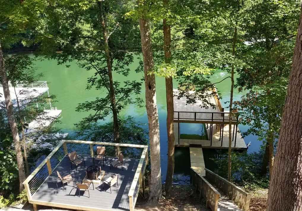 Lakefront Home w/Private Dock, Hot Tub & Sleeps 22