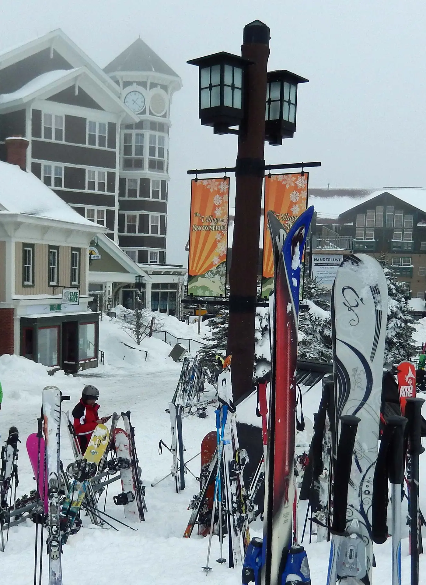 1 Br Junior Studio:  Expedition Station 306