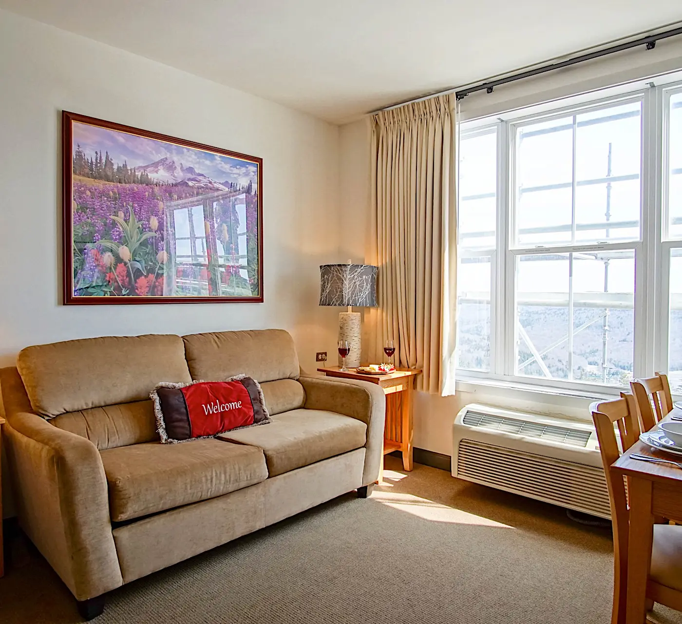 1 Br Junior Studio:  Expedition Station 306