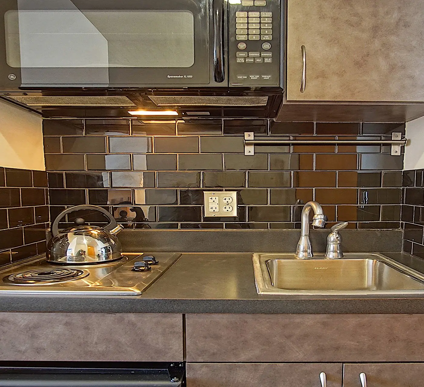 1 Br Junior Studio:  Expedition Station 306