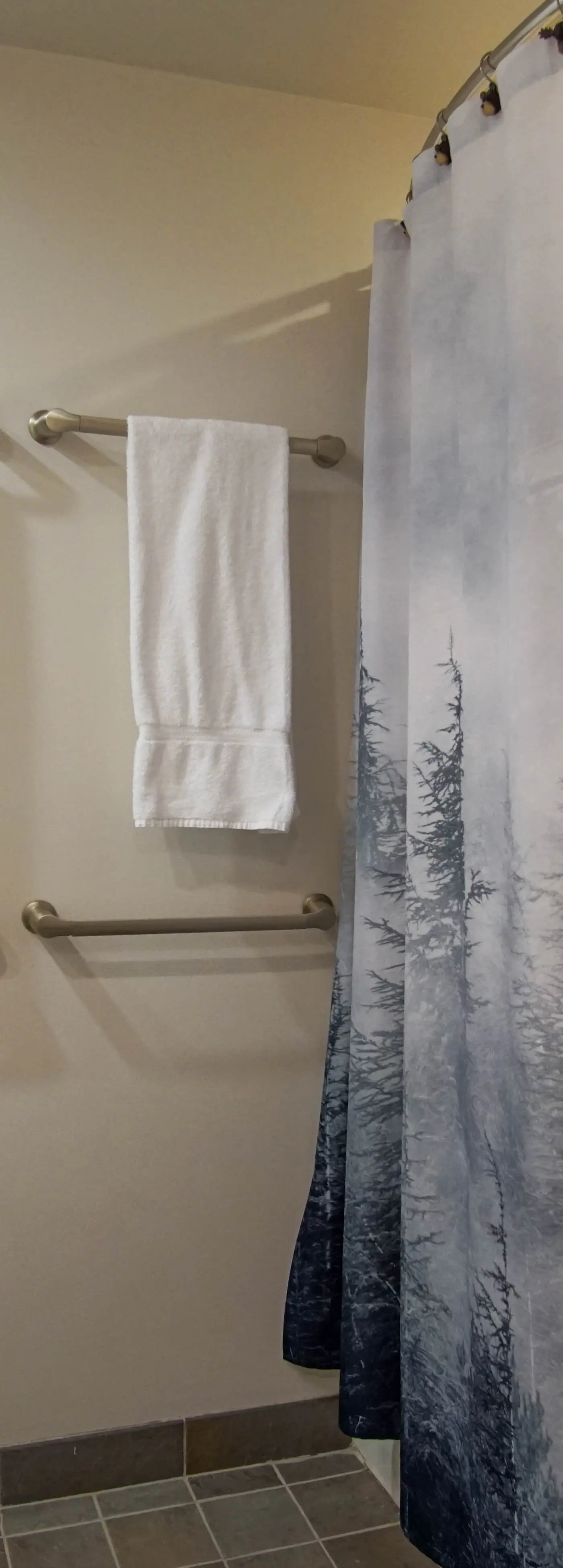 1 Br Junior Studio:  Expedition Station 306