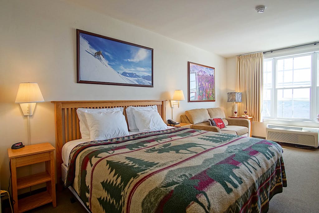 Expedition Station #306:  Slope Side - For couples or W/ young children.