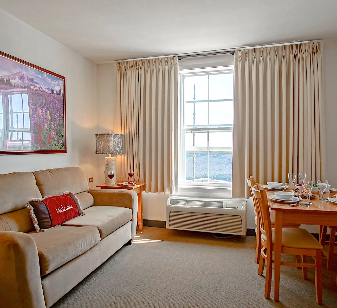 1 Br Junior Studio:  Expedition Station 306