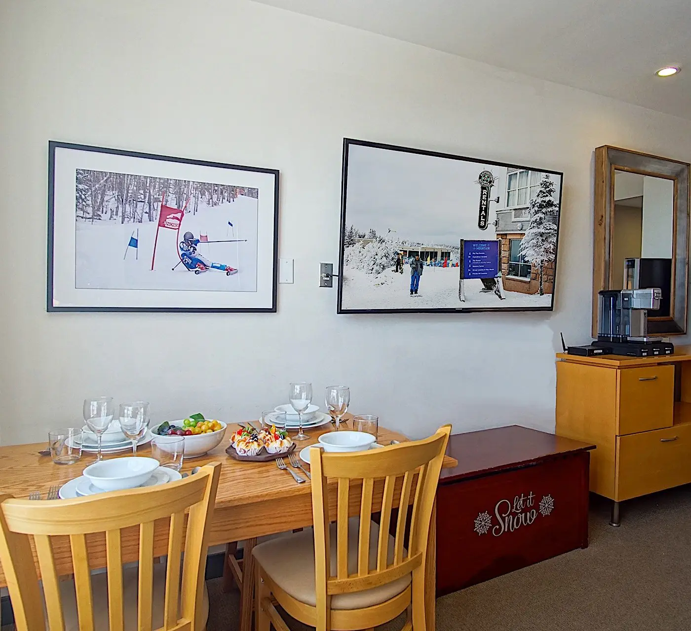 1 Br Junior Studio:  Expedition Station 306