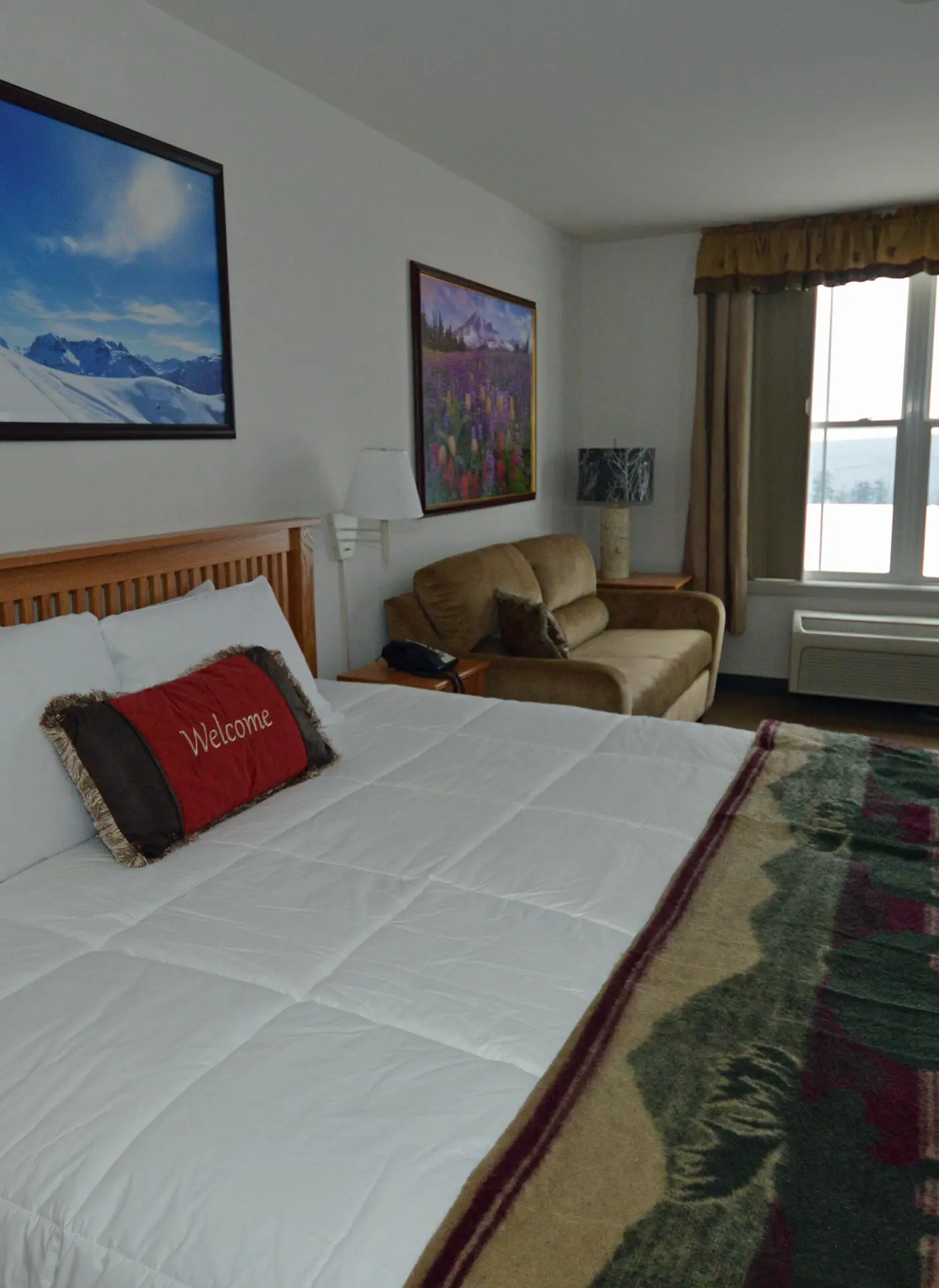 1 Br Junior Studio:  Expedition Station 308