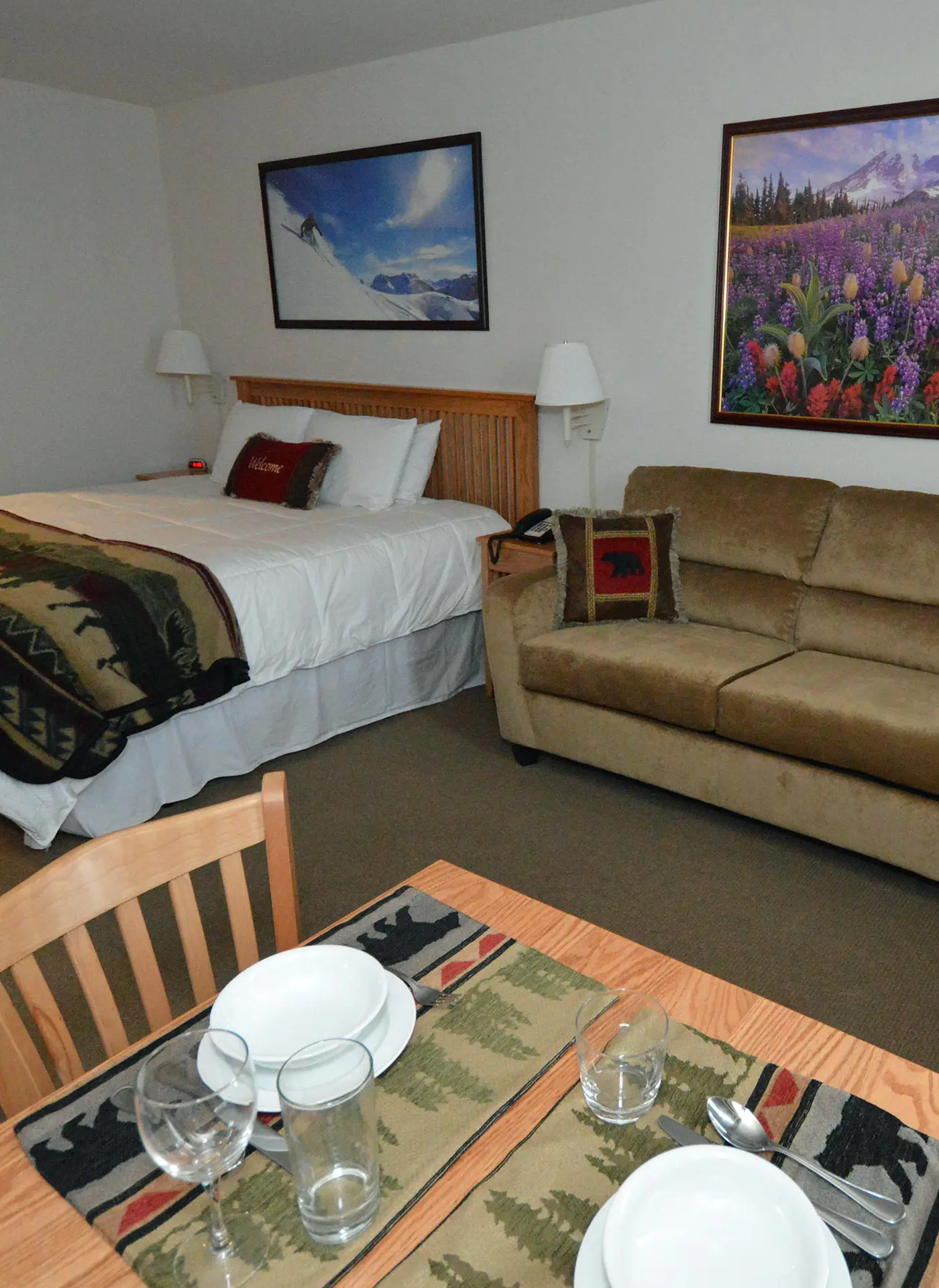 1 Br Junior Studio:  Expedition Station 308