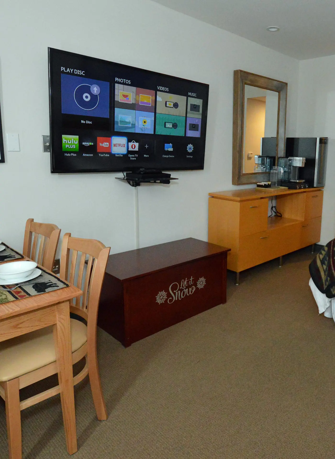 1 Br Junior Studio:  Expedition Station 308