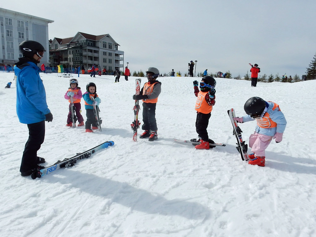 1 Br Junior Studio:  Expedition Station 308