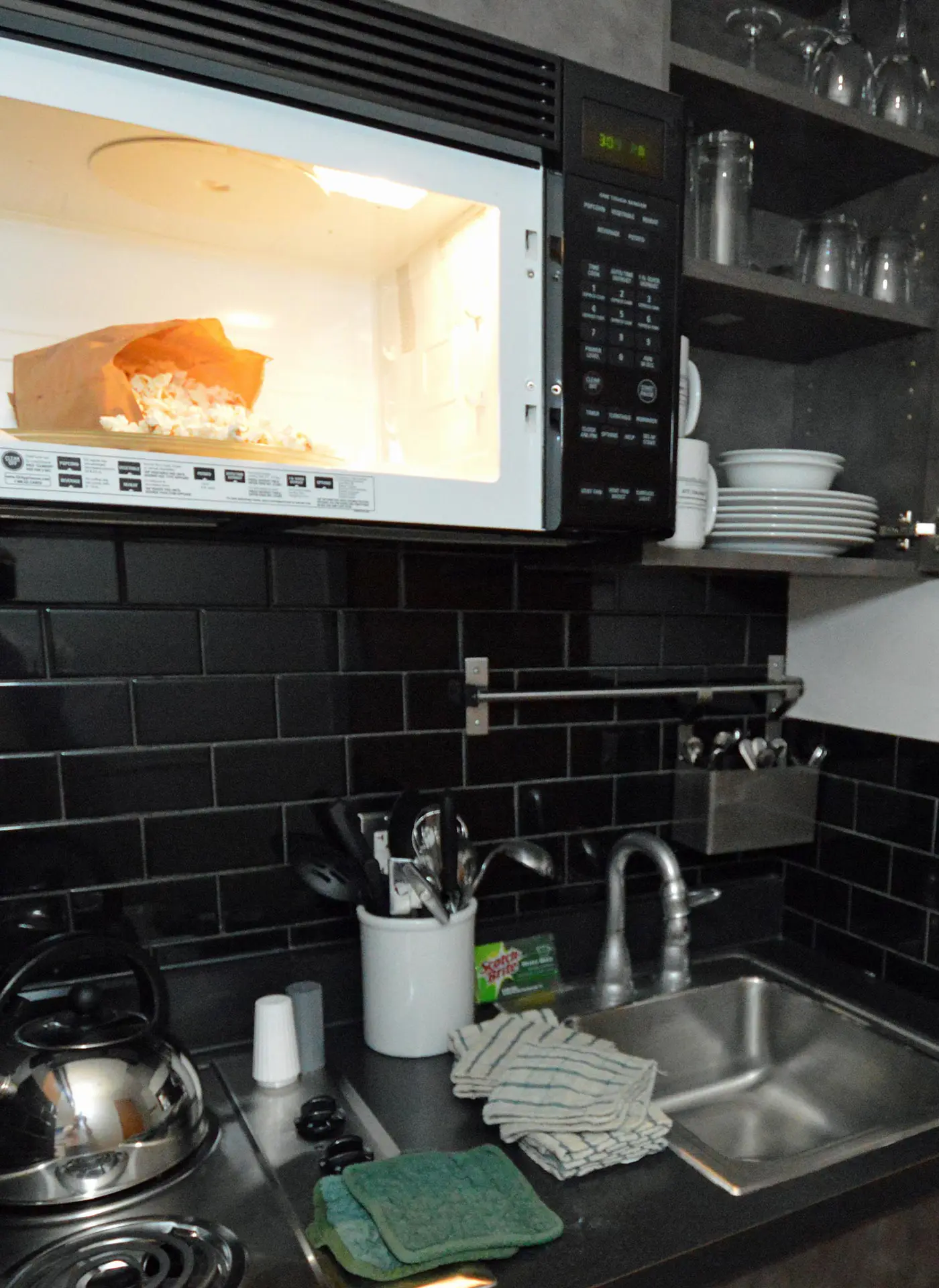 1 Br Junior Studio:  Expedition Station 308