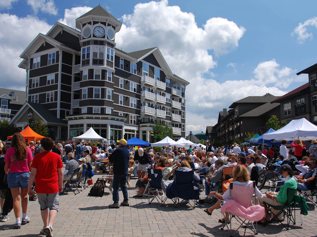 1 Br Junior Studio: Expedition Station 120