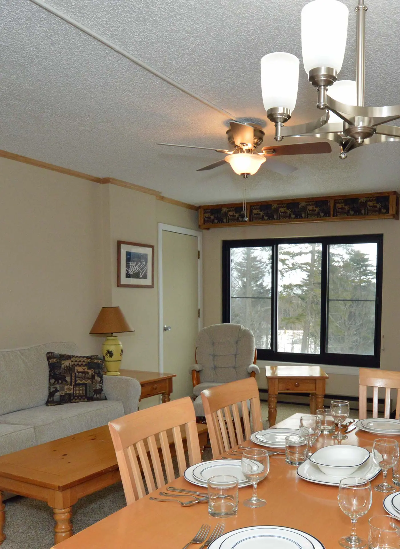 2 Br: Silver Creek 1215