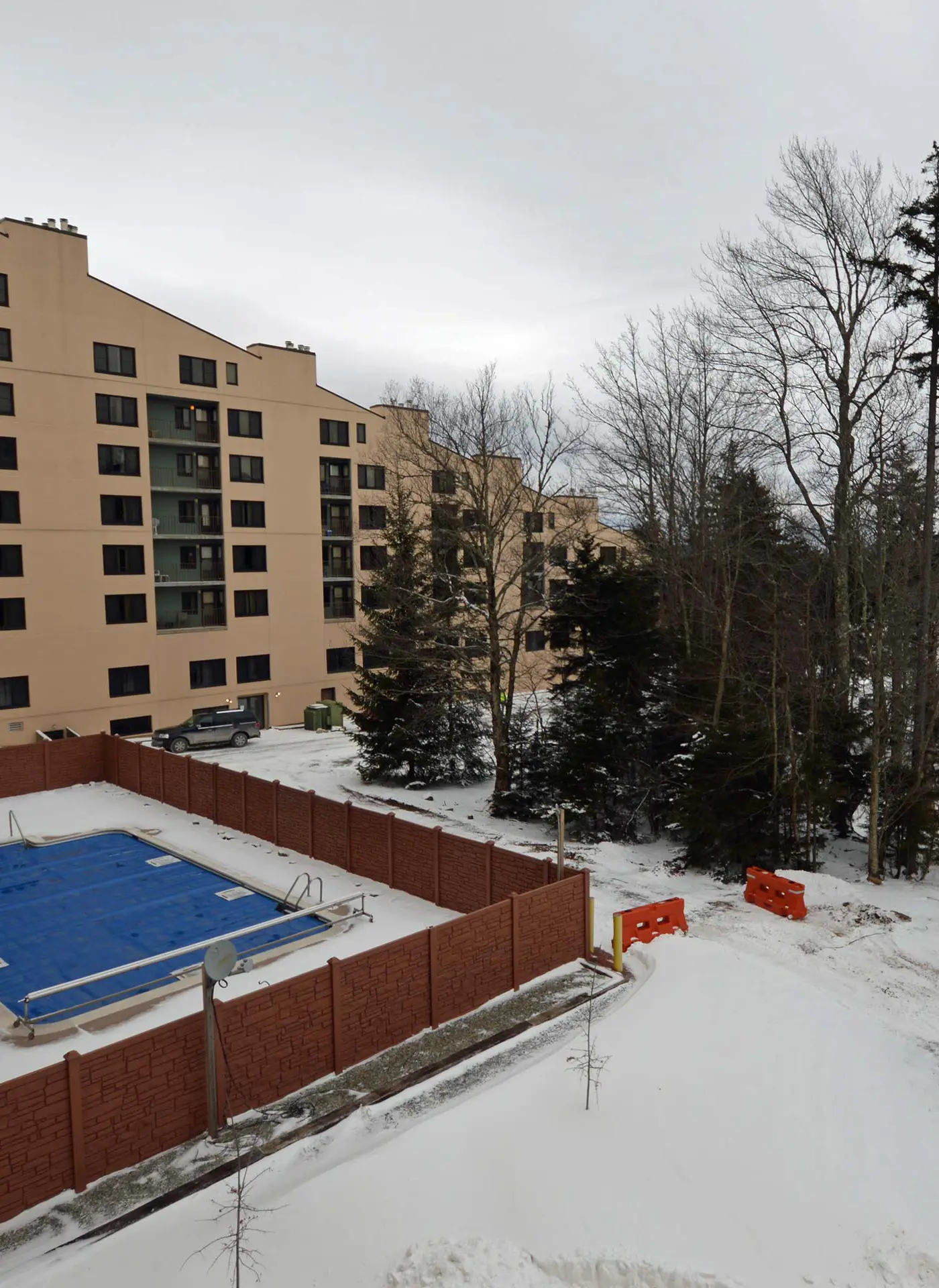 2 Br: Silver Creek 1215