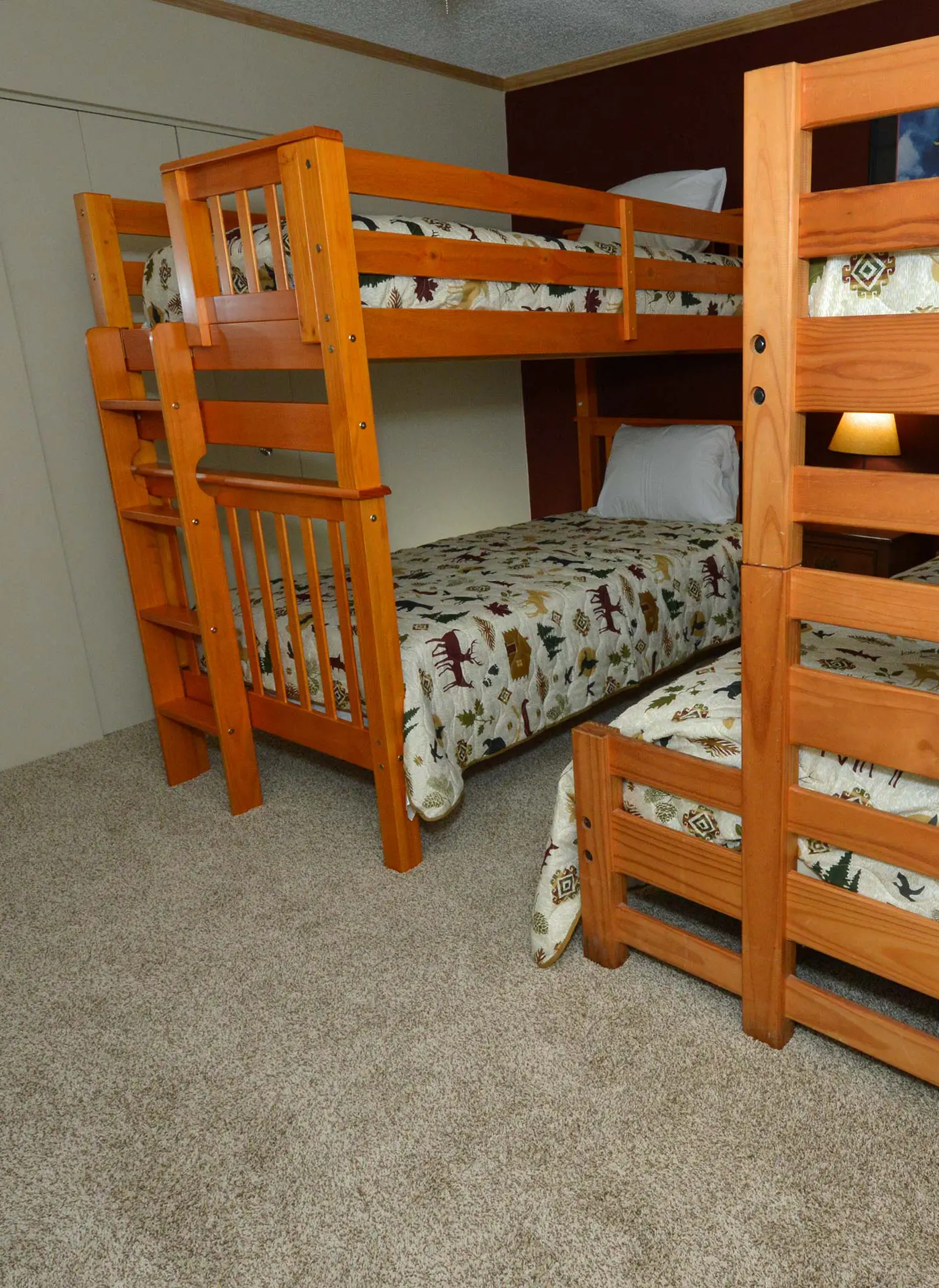 2 Br: Silver Creek 1215