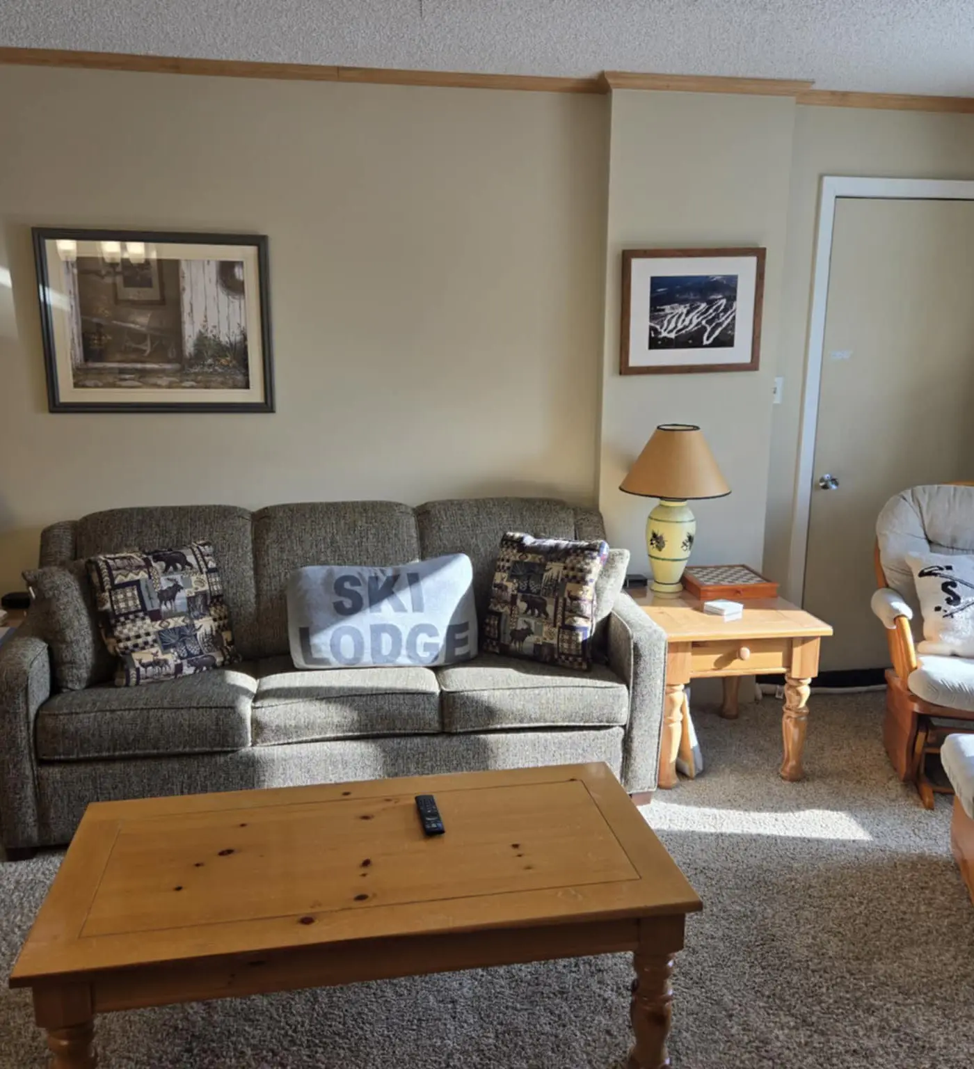 2 Br: Silver Creek 1215