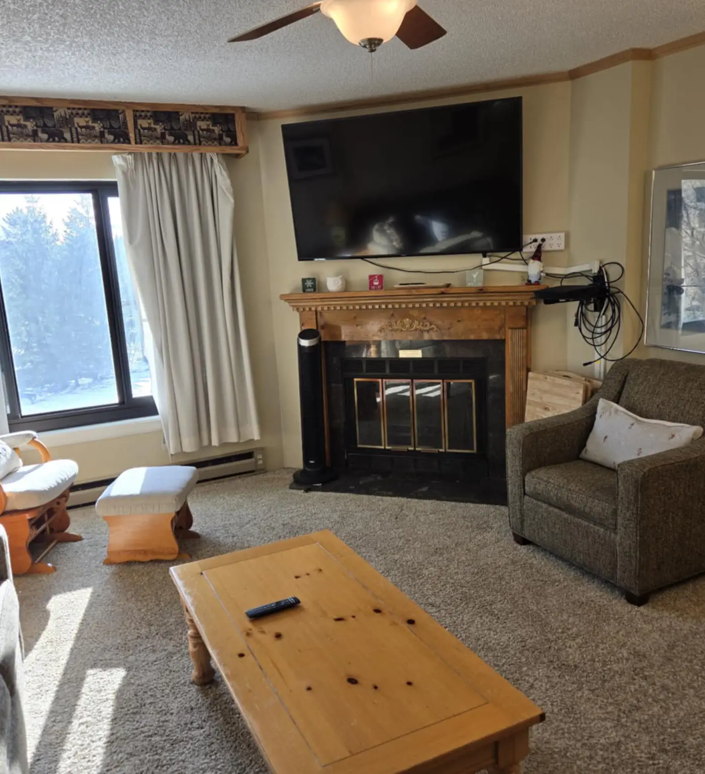 2 Br: Silver Creek 1215