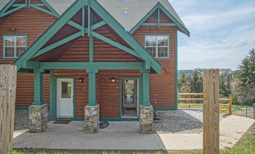 Camp 4 #21: 2 Bedrooms, 2.5 Baths: Slope Side, Gas Fireplace