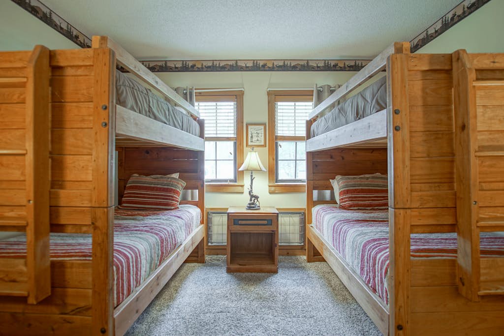 Whistlepunk #31:  2 Bedrooms, 2 Bath:  Slope Side, Central Location. Wood Fireplace